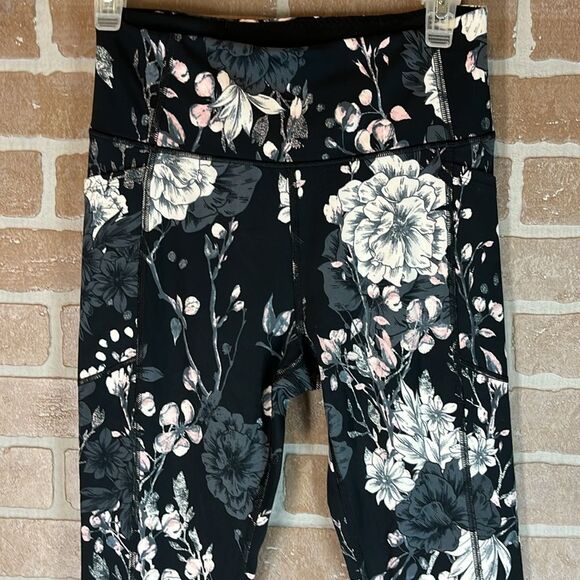 Victoria’s Secret Floral VS Leggings NWOT - Picture 2 of 10